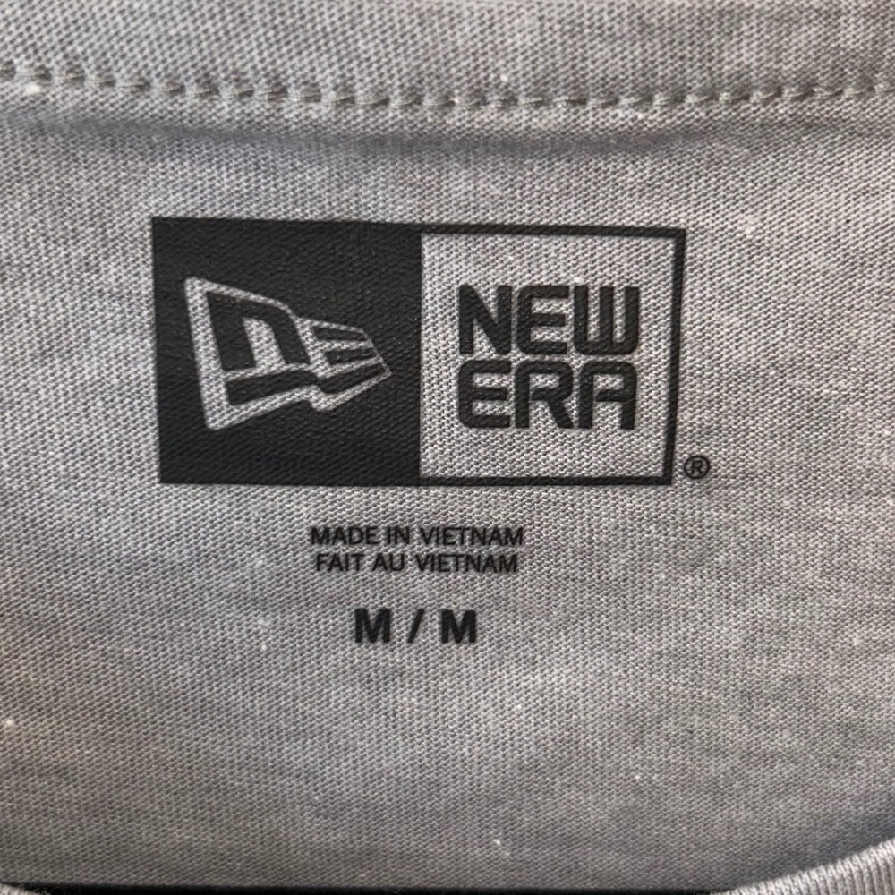 New Era Tee in like new condition - Picture 3 of 6